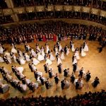 Soprana Angela Gheorghiu, la balul Operei din Viena