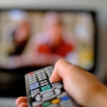 Barometrul de Consum Cultural: Privitul la televizor, printre preferințele românilor