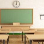 Elevii din opt localităţi din judeţul Arad vor începe şcoala în scenariul roşu