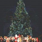 Au fost aprinse beculețele în bradul de Crăciun din centrul Aradului