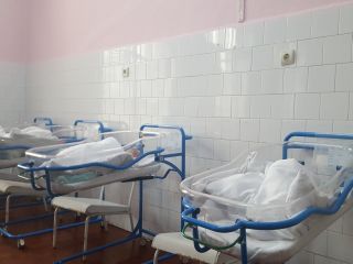 Sute de nou-născuți la Arad au probleme de sănătate