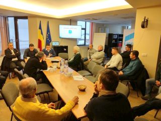 USR a găzduit o dezbatere despre termoficarea din municipiul Arad