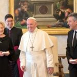Dăncilă s-a întâlnit cu Papa Francisc. „M-a întrebat dacă am puterea să duc la sfârşit acest mandat“