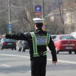 Polițist local din Arad, călcat cu mașina de un tânăr recalcitrant