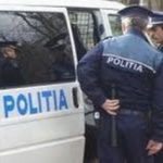 Bărbaţi reţinuţi după ce au bătut un turc şi i-au luat cu forţa iubita din casă