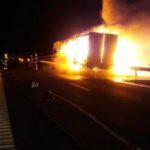 Un TIR încărcat cu bitum a luat foc pe autostrada Arad – Timișoara