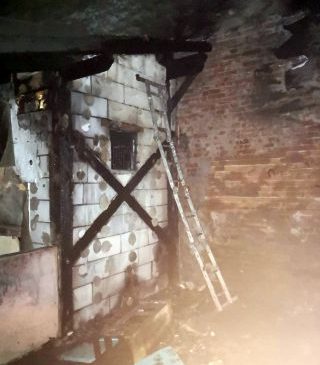Incendiu la o casă de lângă Secția TBC din Lipova. Pacienții au fost evacuați