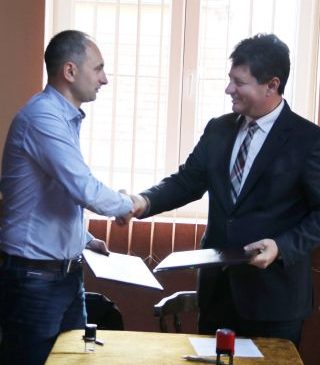 A fost  semnat contractul pentru modernizarea drumului județean Sânmartin – Șimand – Olari – Caporal Alexa