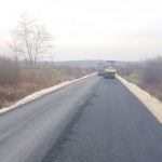 Se asfaltează drumul care leagă localitățile Târnova și Tauț