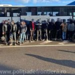 68 de migranți, depistați ascunşi într-un automarfar la PTF Nădlac II