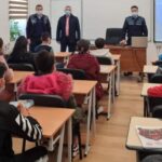 Activități educativ-preventive cu elevii de la Liceul Teoretic Sebiș și cu cei de la Școala Gimnazială „Gabriel Brola“ Buteni