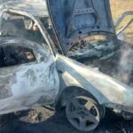 UPDATE Accident pe DN 69. Două persoane au murit după ce maşina lor s-a izbit de un copac şi a luat foc