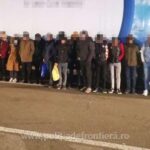 23 de migranți ascunși în TIR-uri, depistați la frontiera cu Ungaria