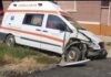 Ambulanță lovită de un autoturism, la Șiria. Șoferul a fost rănit