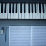 5 beneficii ale cântatului la pian, atât pentru tine cât și pentru cel mic!