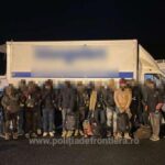 33 de migranți ascunși în două autoutilitare, depistați la P.T.F. Nădlac și Nădlac II