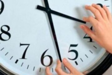 România trece la ora de iarnă. Ora 4.00 va deveni ora 3.00