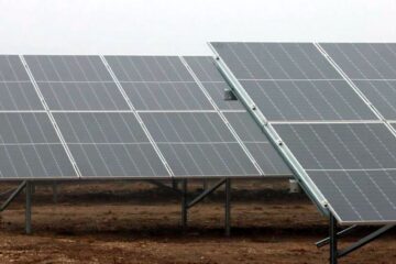 Investiţie de 500 de milioane de euro într-un parc fotovoltaic cu stocare ce va alimenta zeci de mii de locuinţe
