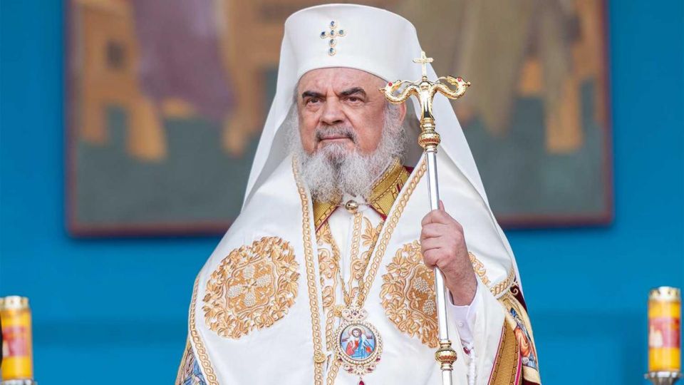 Patriarhul Daniel: Biserica are responsabilitatea de a sprijini şi întări familia creştină