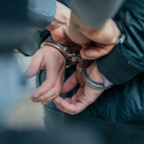 Bărbat reţinut după ce a ameninţat doi agenţi de pază în Stația CFR Arad