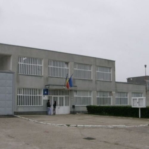 Un deţinut a fost găsit decedat în camera în care stătea singur. Executa o condamnare pentru viol