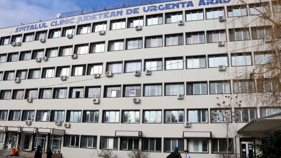 Jumătate dintre paturile pentru copii de la SCJU Arad, ocupate la debutul sezonului de infecţii respiratorii