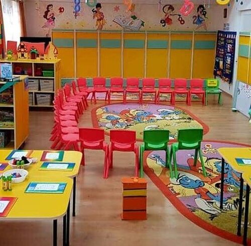 Doar una din cele trei creşe construite în Arad funcţionează. Nu s-au făcut angajări şi nu e curent