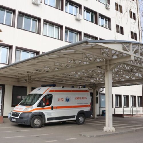 Doar doi candidaţi din 32 au trecut proba scrisă pentru posturile de brancardier la SCJU Arad