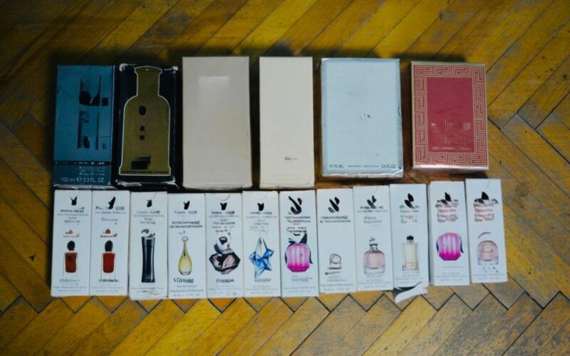 Produse contrafăcute și substanțe psihoactive, descoperite de jandarmii arădeni