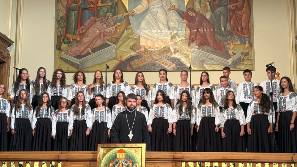 Corul de copii și tineri „Neos“ de la Catedrala Veche din Arad, pe podiumul muzicii bisericești