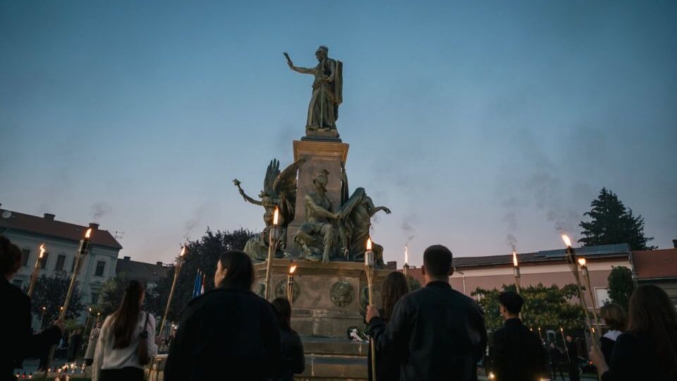 Sute de participanţi la comemorările maghiare din Parcul Reconcilierii din Arad