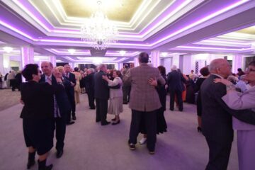 Petrecerile tradiţionale pentru vârstnici, înlocuite cu jocuri de societate, pe fondul austerităţii